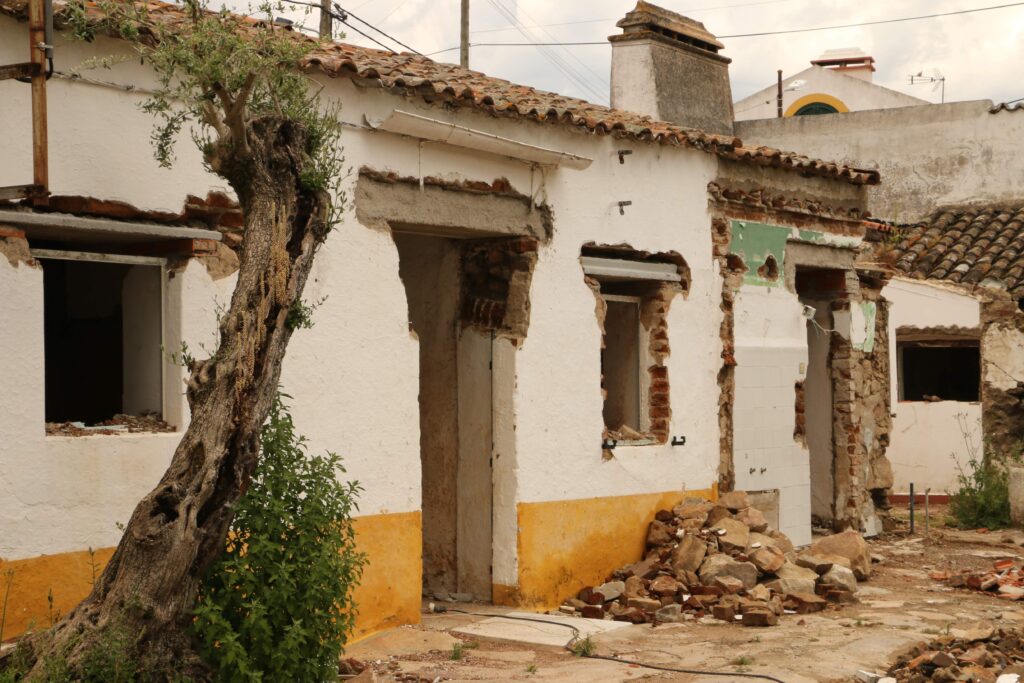 Casas em Reforma na aldeia