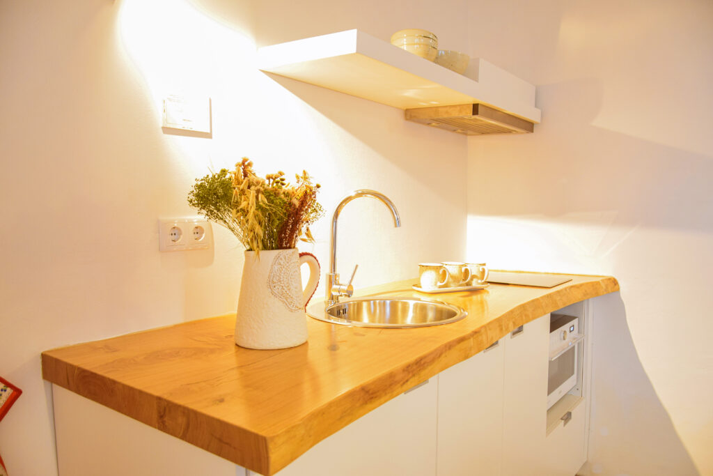 Alojamento - t0-cozinha completa