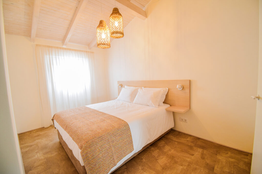 Alojamento - t1-quarto com luminária boho