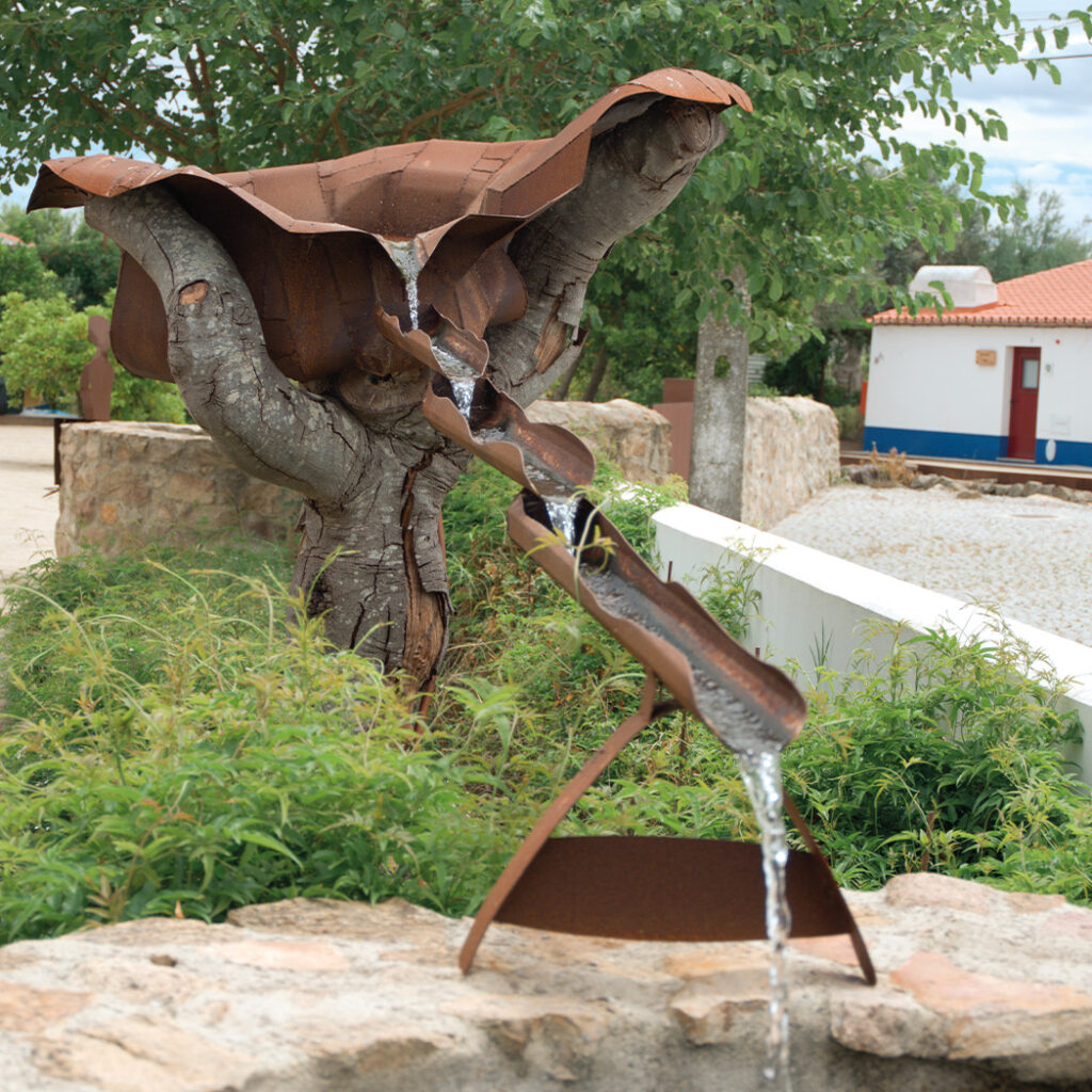 Fonte de àgua e bebedouro de pássaros