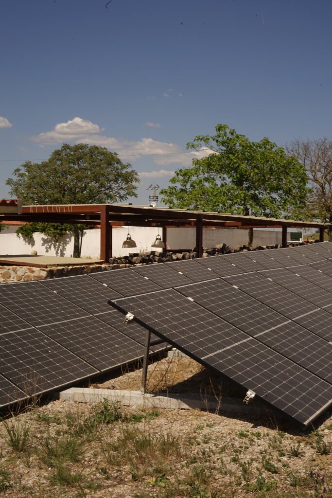 Paineis solares da aldeia- Vertical